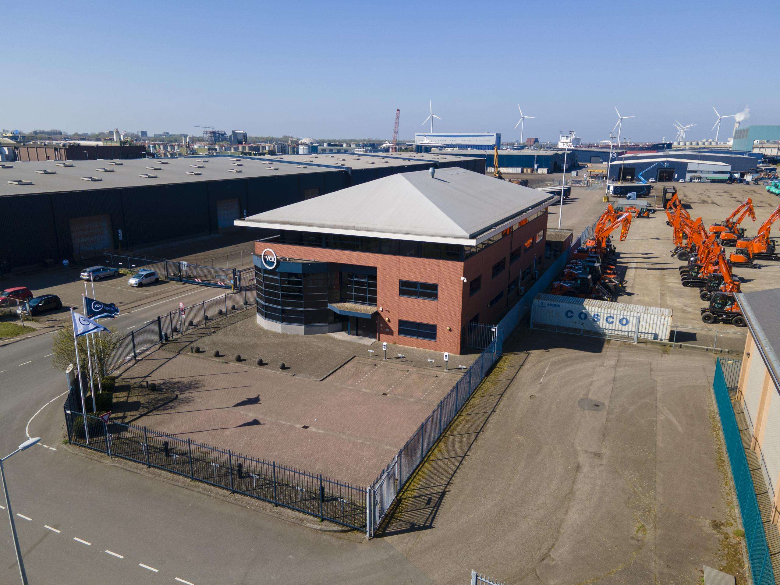 TE HUUR: Valreep 13                               Amsterdam Sloterdijk – Westelijk Havengebied