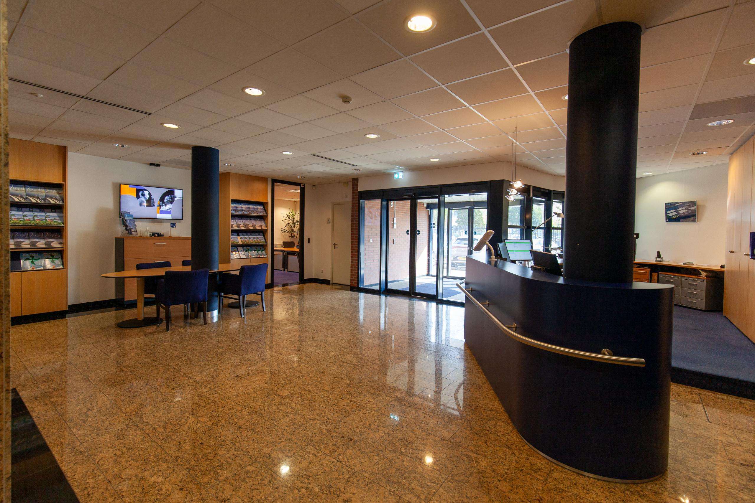 TE HUUR: Valreep 13                               Amsterdam Sloterdijk – Westelijk Havengebied